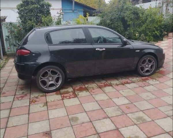 Чорний Альфа Ромео 147, об'ємом двигуна 1.6 л та пробігом 280 тис. км за 2550 $, фото 1 на Automoto.ua