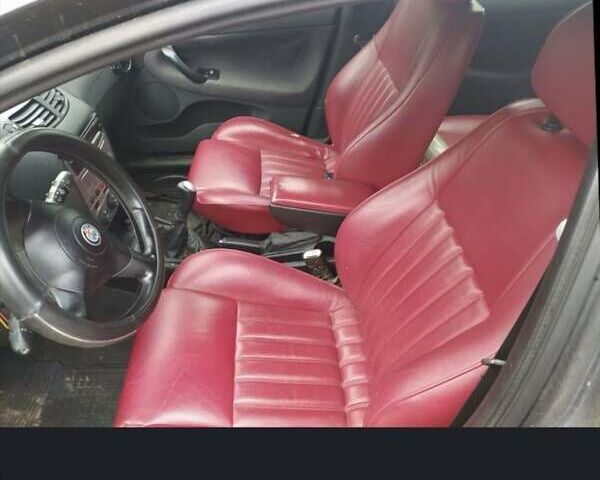 Чорний Альфа Ромео 147, об'ємом двигуна 1.6 л та пробігом 280 тис. км за 2550 $, фото 2 на Automoto.ua