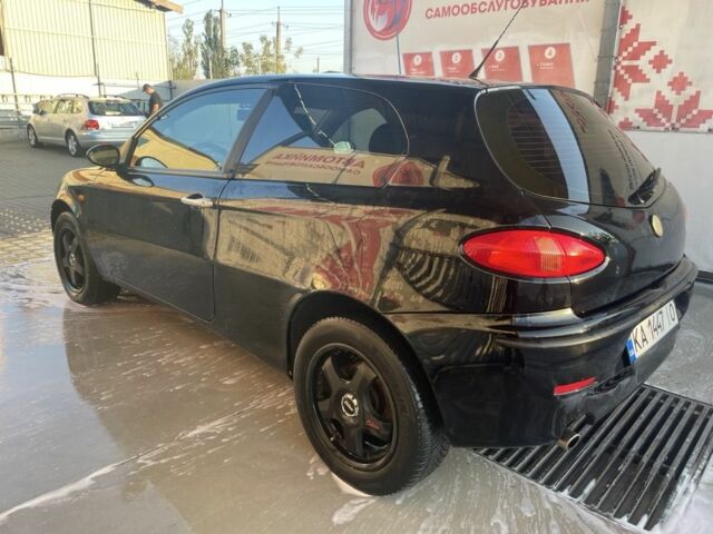 Чорний Альфа Ромео 147, об'ємом двигуна 1.6 л та пробігом 360 тис. км за 3100 $, фото 1 на Automoto.ua