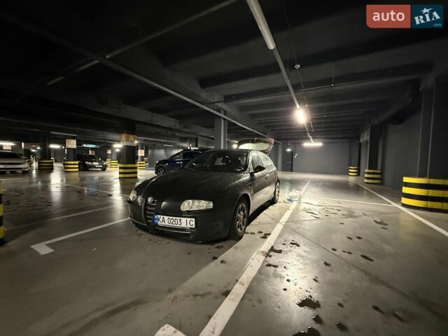 Черный Альфа Ромео 147, объемом двигателя 1.97 л и пробегом 260 тыс. км за 3100 $, фото 5 на Automoto.ua