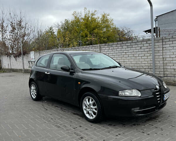 Черный Альфа Ромео 147, объемом двигателя 1.9 л и пробегом 255 тыс. км за 2800 $, фото 5 на Automoto.ua