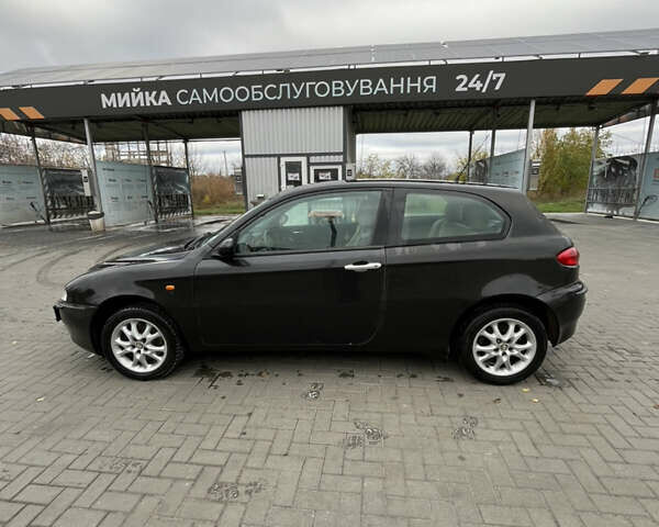 Черный Альфа Ромео 147, объемом двигателя 1.9 л и пробегом 255 тыс. км за 2800 $, фото 6 на Automoto.ua