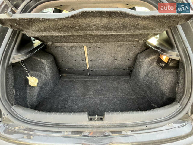 Черный Альфа Ромео 147, объемом двигателя 1.9 л и пробегом 255 тыс. км за 2800 $, фото 8 на Automoto.ua