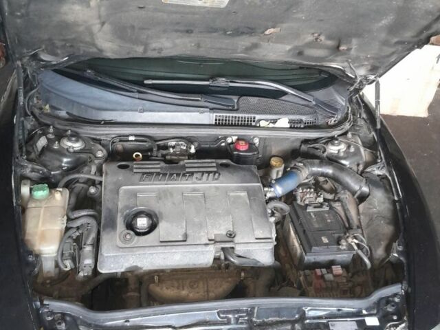 Черный Альфа Ромео 147, объемом двигателя 1.9 л и пробегом 390 тыс. км за 3000 $, фото 9 на Automoto.ua