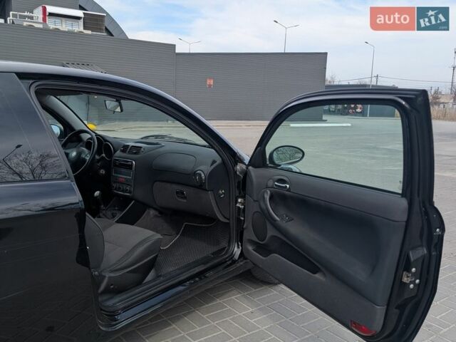 Чорний Альфа Ромео 147, об'ємом двигуна 1.6 л та пробігом 203 тис. км за 3499 $, фото 7 на Automoto.ua