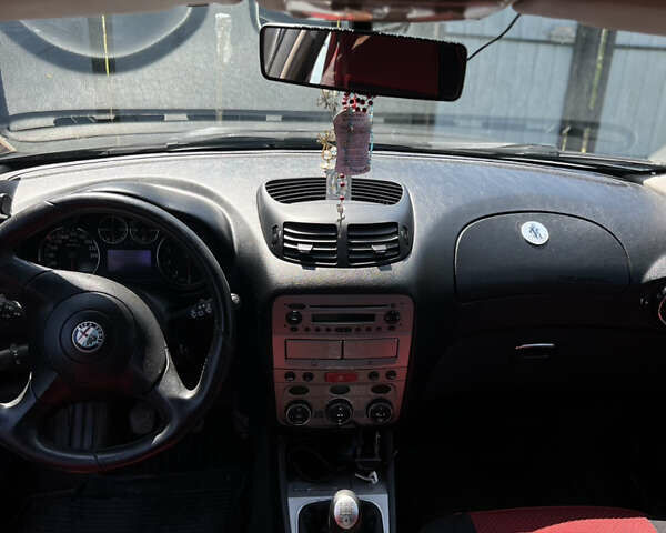 Чорний Альфа Ромео 147, об'ємом двигуна 1.6 л та пробігом 149 тис. км за 4400 $, фото 4 на Automoto.ua