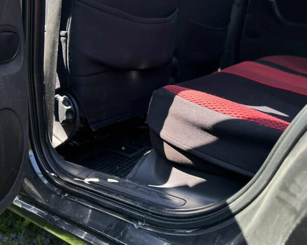 Чорний Альфа Ромео 147, об'ємом двигуна 1.6 л та пробігом 149 тис. км за 4400 $, фото 2 на Automoto.ua