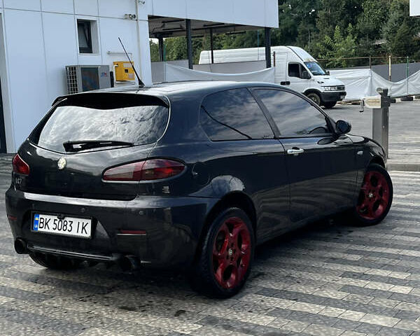 Чорний Альфа Ромео 147, об'ємом двигуна 1.9 л та пробігом 302 тис. км за 4800 $, фото 1 на Automoto.ua