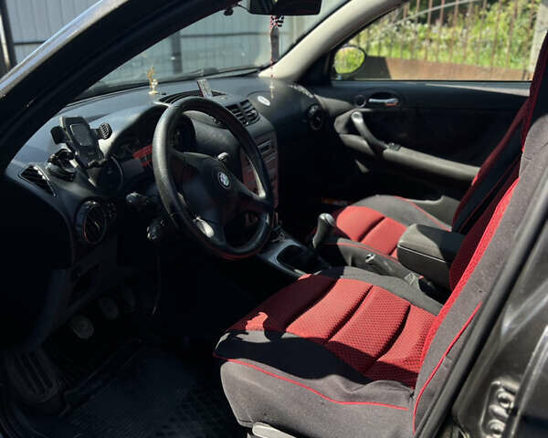 Чорний Альфа Ромео 147, об'ємом двигуна 1.6 л та пробігом 149 тис. км за 4400 $, фото 3 на Automoto.ua