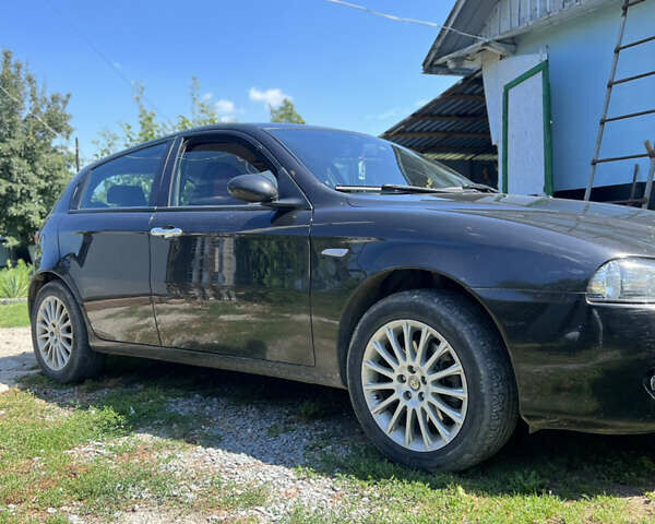 Чорний Альфа Ромео 147, об'ємом двигуна 1.6 л та пробігом 149 тис. км за 4400 $, фото 10 на Automoto.ua