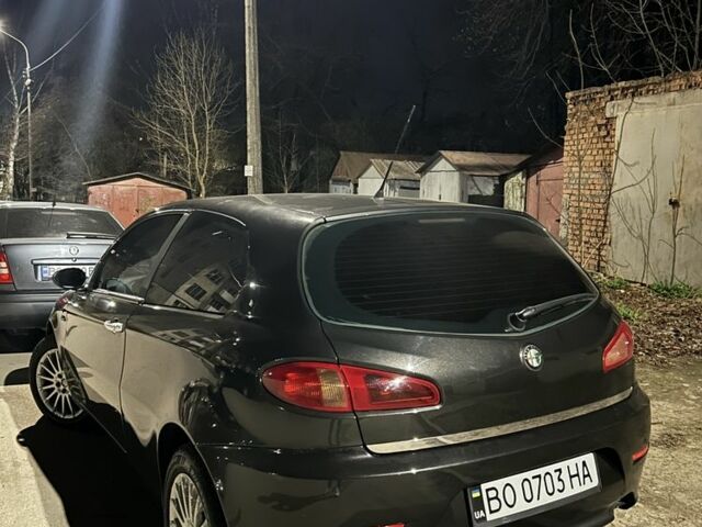 Чорний Альфа Ромео 147, об'ємом двигуна 1.9 л та пробігом 350 тис. км за 3999 $, фото 2 на Automoto.ua