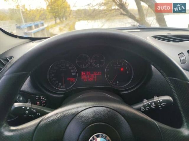 Черный Альфа Ромео 147, объемом двигателя 1.6 л и пробегом 159 тыс. км за 4500 $, фото 11 на Automoto.ua