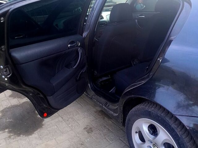 Черный Альфа Ромео 147, объемом двигателя 1.9 л и пробегом 34900 тыс. км за 2200 $, фото 1 на Automoto.ua