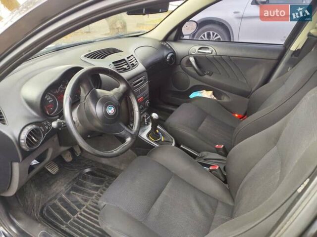 Черный Альфа Ромео 147, объемом двигателя 1.6 л и пробегом 159 тыс. км за 4500 $, фото 12 на Automoto.ua