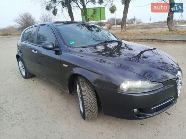 Черный Альфа Ромео 147, объемом двигателя 1.6 л и пробегом 240 тыс. км за 2900 $, фото 4 на Automoto.ua