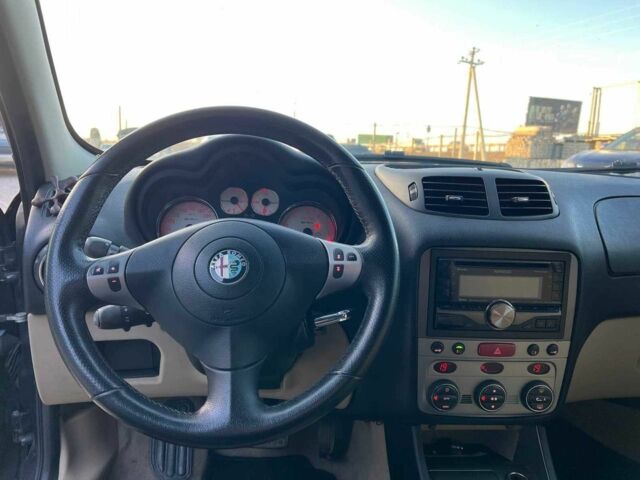 Чорний Альфа Ромео 147, об'ємом двигуна 2 л та пробігом 180 тис. км за 4690 $, фото 16 на Automoto.ua