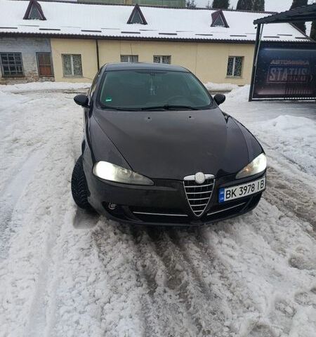 Черный Альфа Ромео 147, объемом двигателя 1.6 л и пробегом 240 тыс. км за 2950 $, фото 15 на Automoto.ua