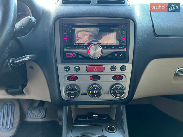 Чорний Альфа Ромео 147, об'ємом двигуна 2 л та пробігом 180 тис. км за 4690 $, фото 26 на Automoto.ua