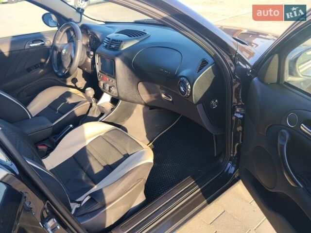 Черный Альфа Ромео 147, объемом двигателя 1.91 л и пробегом 319 тыс. км за 4800 $, фото 6 на Automoto.ua