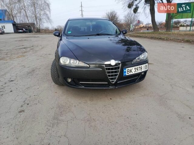 Черный Альфа Ромео 147, объемом двигателя 1.6 л и пробегом 240 тыс. км за 2900 $, фото 1 на Automoto.ua