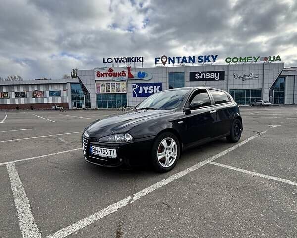 Черный Альфа Ромео 147, объемом двигателя 1.97 л и пробегом 209 тыс. км за 4300 $, фото 3 на Automoto.ua