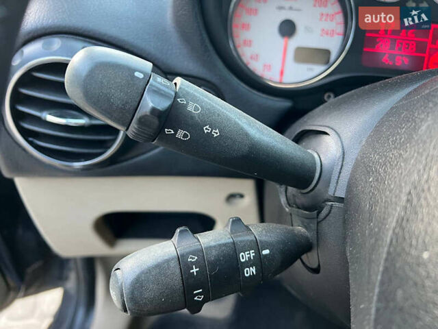 Чорний Альфа Ромео 147, об'ємом двигуна 2 л та пробігом 180 тис. км за 4690 $, фото 25 на Automoto.ua