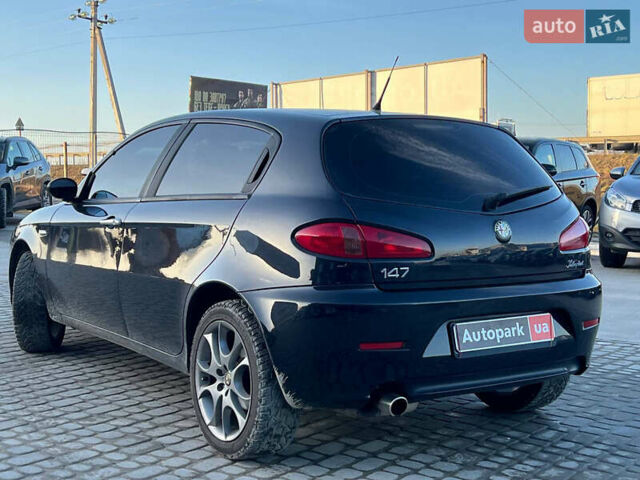 Чорний Альфа Ромео 147, об'ємом двигуна 2 л та пробігом 180 тис. км за 4690 $, фото 4 на Automoto.ua