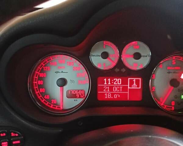 Черный Альфа Ромео 147, объемом двигателя 2 л и пробегом 170 тыс. км за 5500 $, фото 9 на Automoto.ua