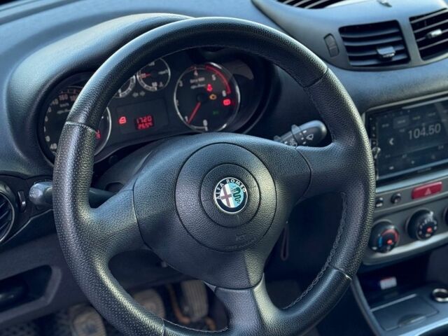 Чорний Альфа Ромео 147, об'ємом двигуна 1.91 л та пробігом 325 тис. км за 4500 $, фото 19 на Automoto.ua