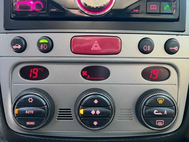 Чорний Альфа Ромео 147, об'ємом двигуна 2 л та пробігом 180 тис. км за 4690 $, фото 23 на Automoto.ua