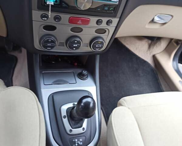 Черный Альфа Ромео 147, объемом двигателя 2 л и пробегом 170 тыс. км за 5500 $, фото 6 на Automoto.ua