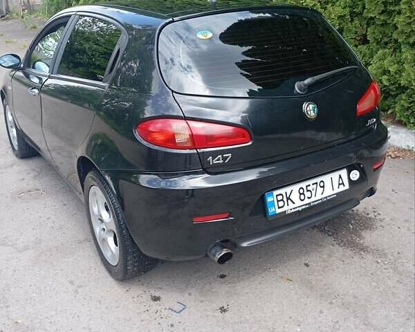 Чорний Альфа Ромео 147, об'ємом двигуна 1.9 л та пробігом 250 тис. км за 4500 $, фото 1 на Automoto.ua