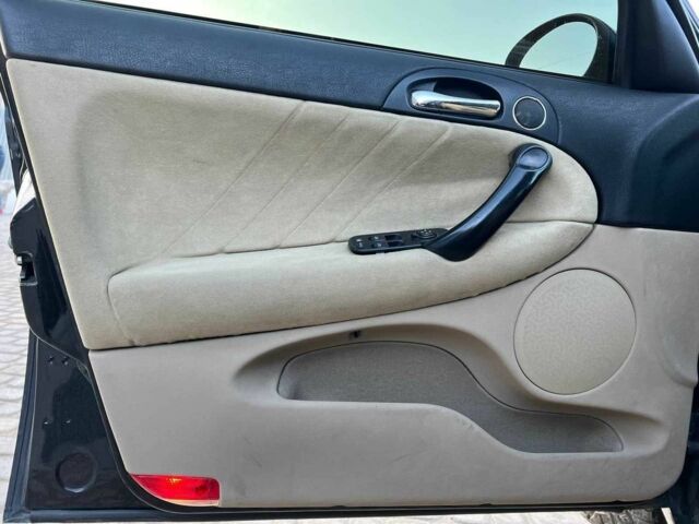 Чорний Альфа Ромео 147, об'ємом двигуна 2 л та пробігом 180 тис. км за 4690 $, фото 9 на Automoto.ua