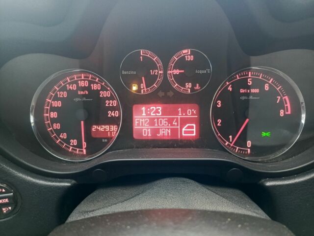 Черный Альфа Ромео 147, объемом двигателя 1.6 л и пробегом 242 тыс. км за 3150 $, фото 22 на Automoto.ua