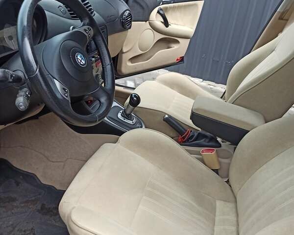 Черный Альфа Ромео 147, объемом двигателя 2 л и пробегом 170 тыс. км за 5500 $, фото 5 на Automoto.ua