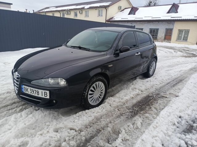 Черный Альфа Ромео 147, объемом двигателя 1.6 л и пробегом 242 тыс. км за 3150 $, фото 1 на Automoto.ua