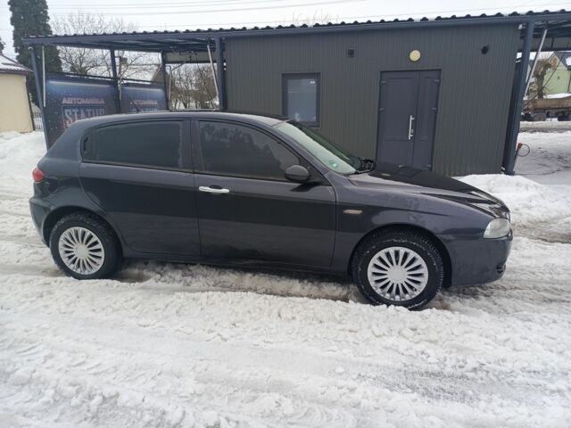 Черный Альфа Ромео 147, объемом двигателя 1.6 л и пробегом 242 тыс. км за 3150 $, фото 5 на Automoto.ua