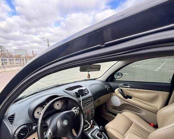 Черный Альфа Ромео 147, объемом двигателя 1.97 л и пробегом 209 тыс. км за 4300 $, фото 5 на Automoto.ua