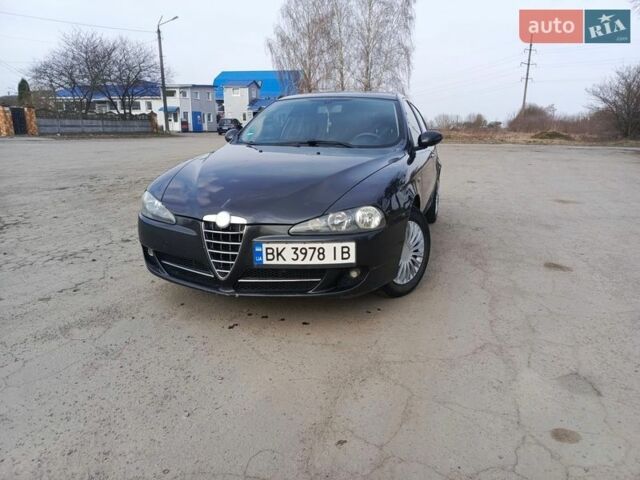 Черный Альфа Ромео 147, объемом двигателя 1.6 л и пробегом 240 тыс. км за 2900 $, фото 5 на Automoto.ua