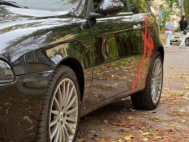 Чорний Альфа Ромео 147, об'ємом двигуна 1.6 л та пробігом 280 тис. км за 5200 $, фото 11 на Automoto.ua