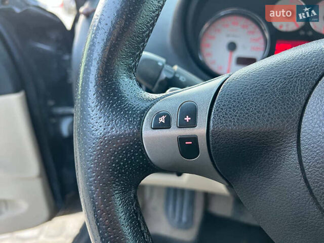 Чорний Альфа Ромео 147, об'ємом двигуна 2 л та пробігом 180 тис. км за 4690 $, фото 23 на Automoto.ua