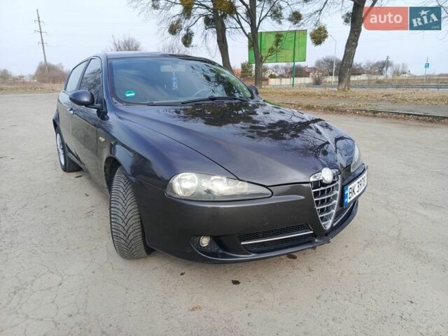 Черный Альфа Ромео 147, объемом двигателя 1.6 л и пробегом 240 тыс. км за 2900 $, фото 15 на Automoto.ua