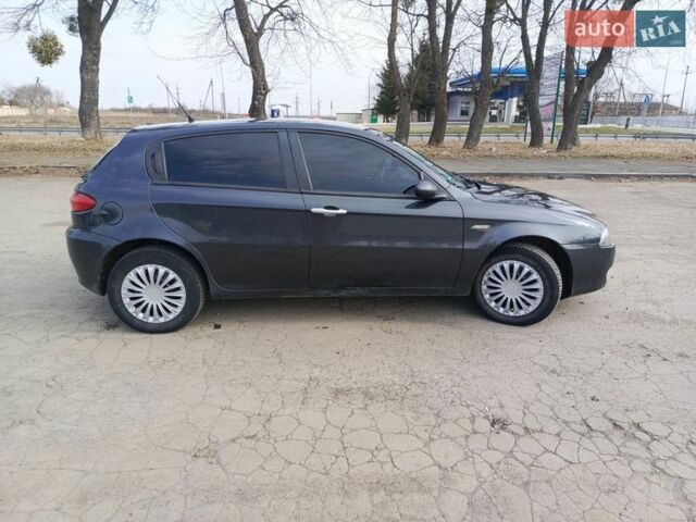 Черный Альфа Ромео 147, объемом двигателя 1.6 л и пробегом 240 тыс. км за 2900 $, фото 9 на Automoto.ua