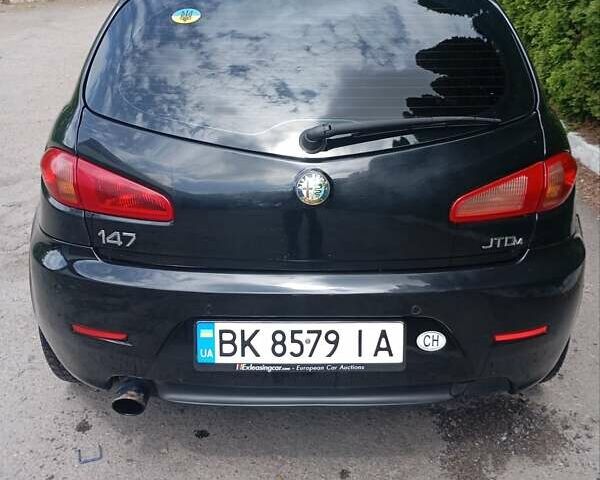 Чорний Альфа Ромео 147, об'ємом двигуна 1.9 л та пробігом 250 тис. км за 4500 $, фото 2 на Automoto.ua