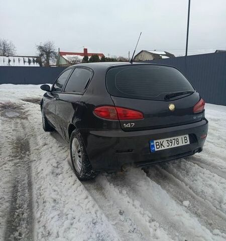 Черный Альфа Ромео 147, объемом двигателя 1.6 л и пробегом 240 тыс. км за 2950 $, фото 7 на Automoto.ua