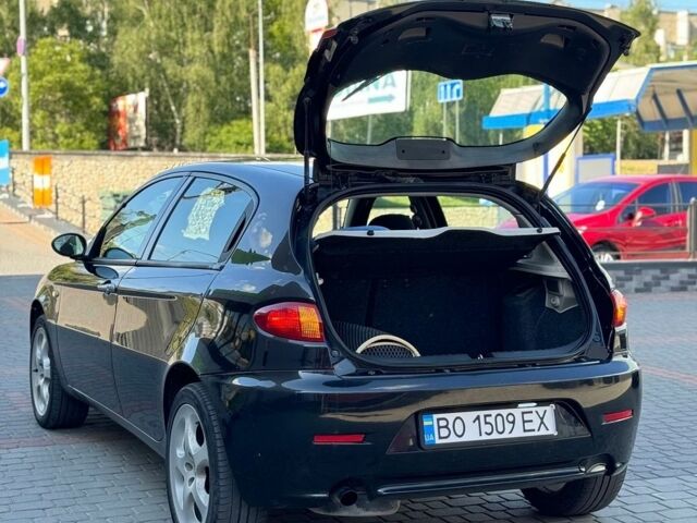 Чорний Альфа Ромео 147, об'ємом двигуна 1.91 л та пробігом 325 тис. км за 4500 $, фото 33 на Automoto.ua
