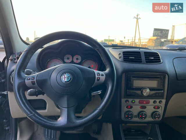 Чорний Альфа Ромео 147, об'ємом двигуна 2 л та пробігом 180 тис. км за 4690 $, фото 21 на Automoto.ua