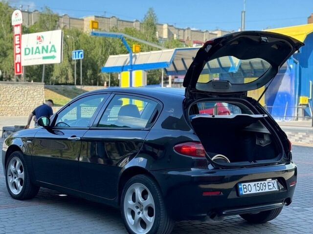 Чорний Альфа Ромео 147, об'ємом двигуна 1.91 л та пробігом 325 тис. км за 4500 $, фото 34 на Automoto.ua