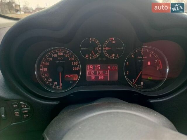 Черный Альфа Ромео 147, объемом двигателя 1.6 л и пробегом 240 тыс. км за 2900 $, фото 20 на Automoto.ua