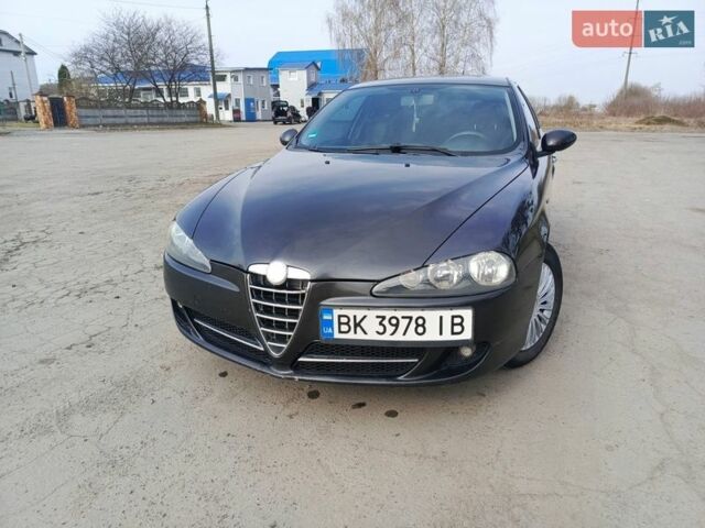 Черный Альфа Ромео 147, объемом двигателя 1.6 л и пробегом 240 тыс. км за 2900 $, фото 14 на Automoto.ua